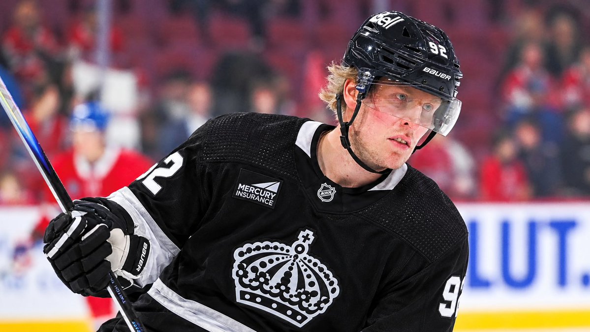 BeautyFromBin's tweet photo. KINGS FANS ARE YOU READY!! #GoKingsGo https://t.co/AmhVpMwyWI