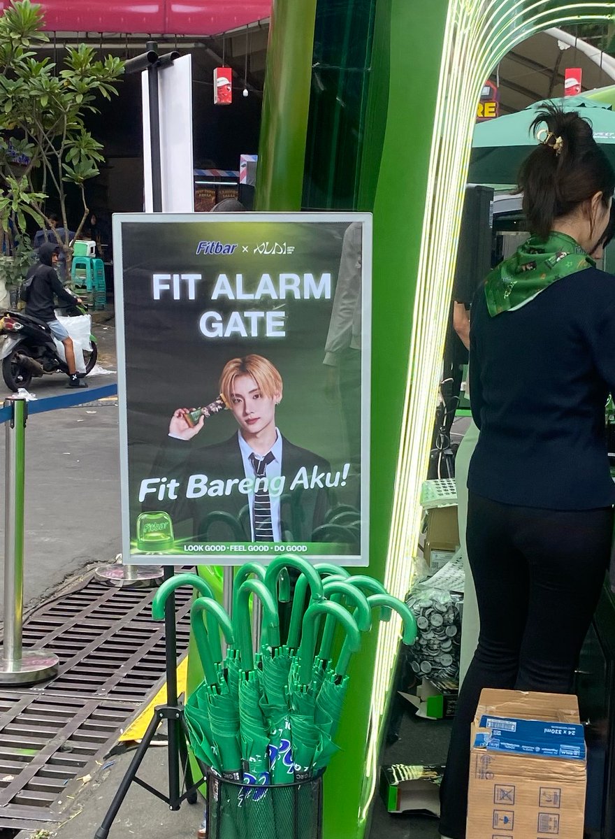 withsangwonie's tweet photo. Mungkin aku terlalu pagi buat dateng ke blokm?😭

But BlokM full of ALD1 x Fitbar🤩
My Vote for #ALPHADRIVEONE on #2026MAMAVOTE https://t.co/euFqxU7OB9