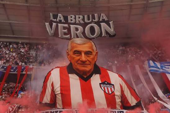 10carloslopez's tweet photo. MARACANAZO 🔴⚪️

sonríe, Verón https://t.co/oz6xvGjYnq