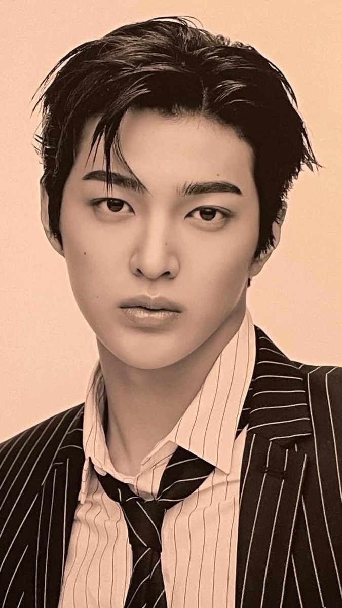 keonhoguide's tweet photo. DAMN AHN KEONHO 😭😭😭😭😭😭 https://t.co/oZHBycC0mH
