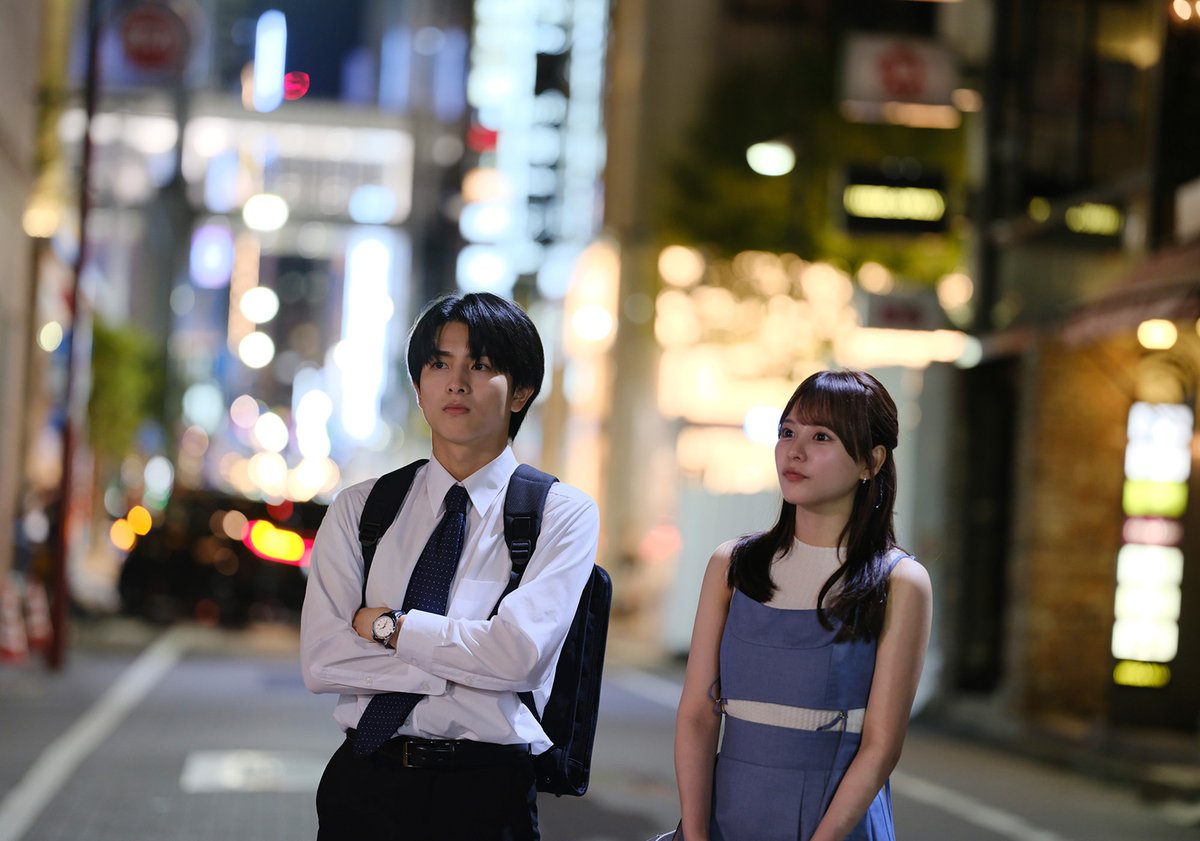 oricon's tweet photo. 鈴木伸之×柏木悠（超特急）
映画『羊の皮を着たケモノ』シーン写真公開❗️
⠀
夜の街で緊張感あふれる姿…
久間田琳加との幸せカップルショットや
齊藤なぎさとの貴重な2ショットも
https://t.co/njk3fZiS1k
⠀
#羊の皮を着たケモノ https://t.co/HVoSXkXIki