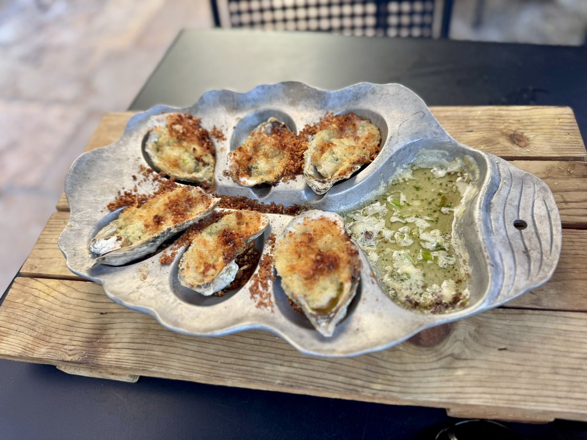 nmbernard's tweet photo. Oysters on Riverwalk https://t.co/FBt7bwqkoV