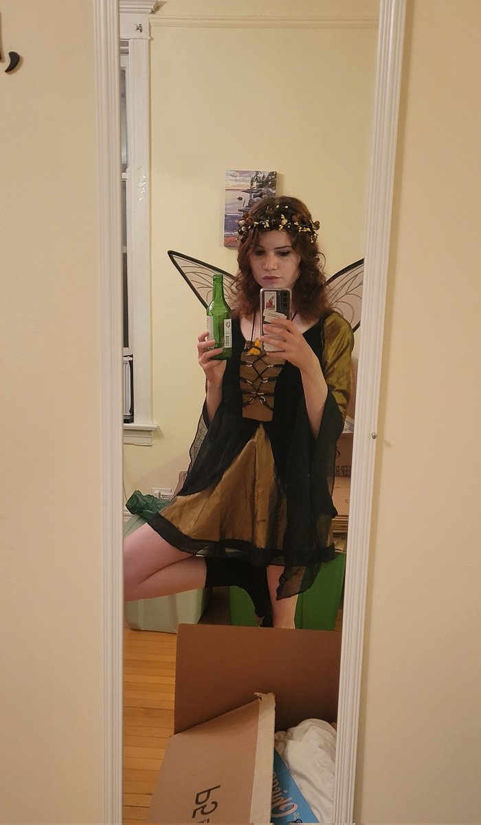 falllenvenus's tweet photo. soju fairy https://t.co/E1YEhxpjQy