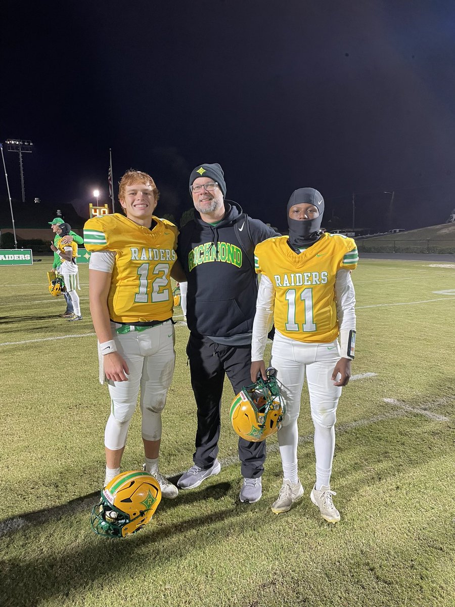 EvanHodges_2026's tweet photo. Miss these days!! @QBCoachJones #fnl #qb1 https://t.co/IBs6IJl1cn