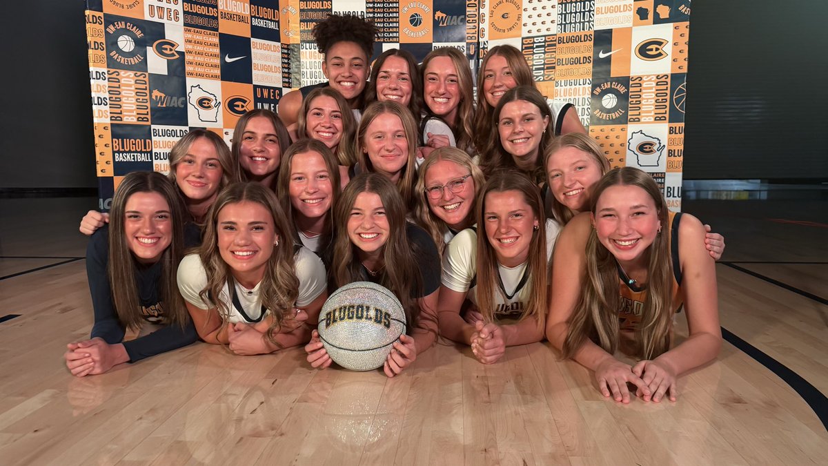 UWECWBB's tweet photo. Media Day #2!! https://t.co/Q2pJ6vxdCZ