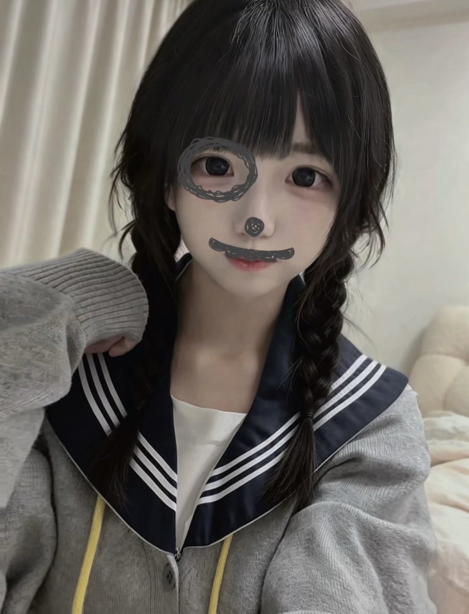 melissa17bf7's tweet photo. 新拍的  

有人想要锐评一下我17的福嘛  

（拒绝人机）赶紧看，我要删了  

真没有🚪   流言1我真给呀 https://t.co/37ZNapzxQk