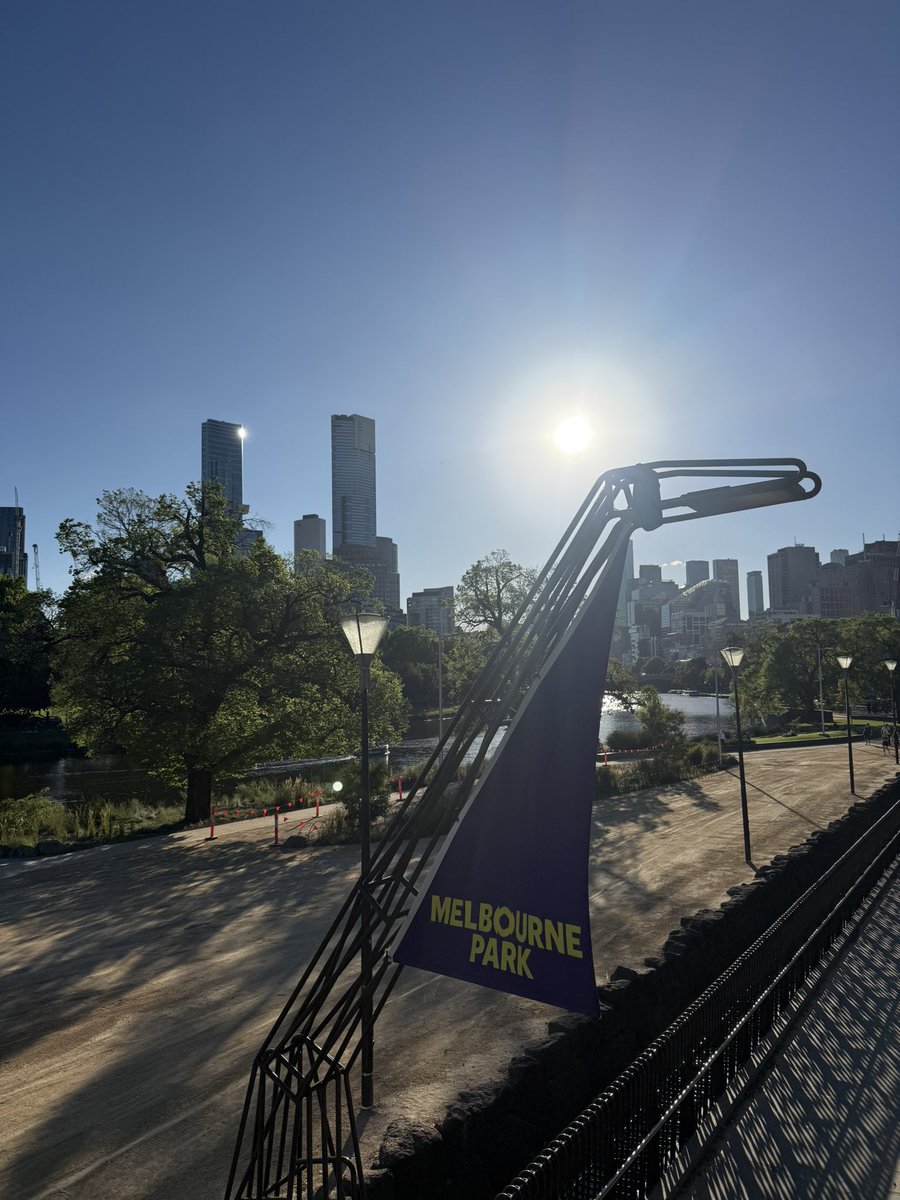 TAKE_FLOW's tweet photo. Do-mo OHAYO-gzims☀️
Melbourneホント気持ち良い
#FLOWNARUTOTHEROCK https://t.co/akqobhei3q