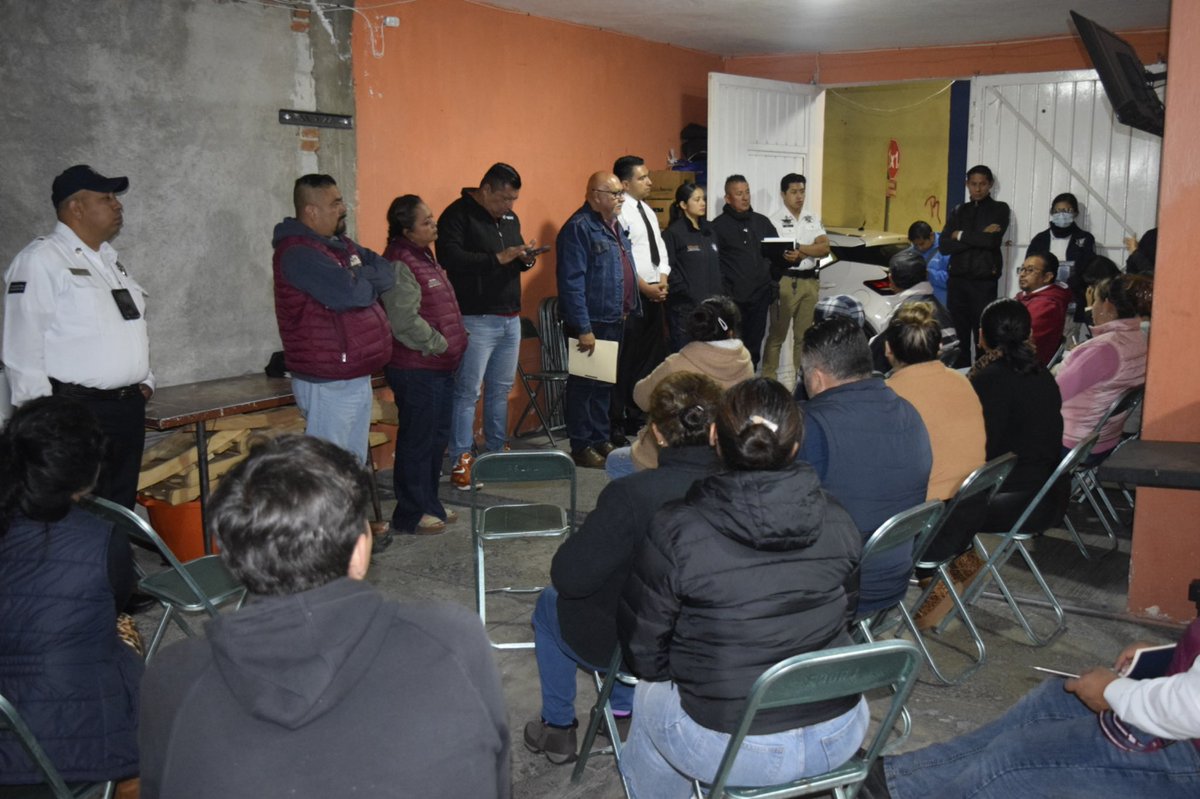 SSC_Cholula's tweet photo. 🤝🏽 En #SanMiguelTianguisnáhuatl, trabajamos de la mano con vecinas y vecinos para escuchar sus necesidades y atender sus peticiones. https://t.co/osB7EQblAi