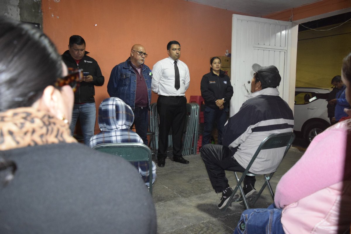 SSC_Cholula's tweet photo. La Secretaría de Gobernación, el Organismo Operador del Servicio de Limpia y las áreas de Policía, Vialidad y Prevención del Delito y Atención a Víctimas de la SSC Cholula participaron en este encuentro de diálogo y proximidad ciudadana. 🗣️ https://t.co/h5Y1eNL7aF