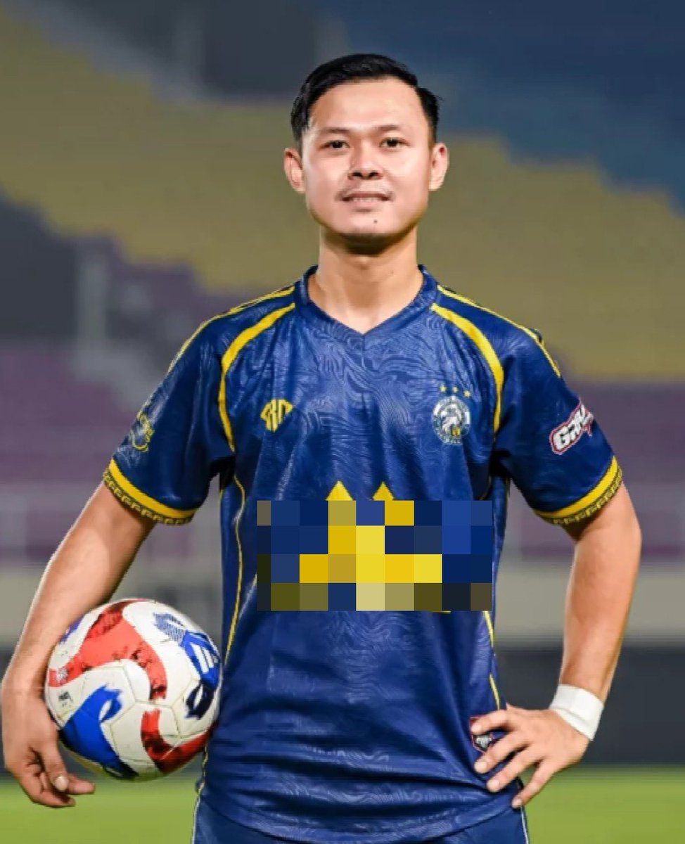 MasterYOGAYPRAN's tweet photo. Burung nya mas atlet bola masi bobo. Prank mas jawa , nurut diminta pose aneh2 wkwk https://t.co/aKaOruQhfT
