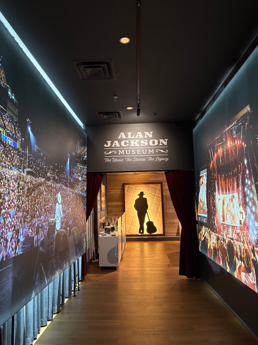Off_Jacksonfans's tweet photo. Nearly 600 artifacts and memorabilia of Alan’s life, all under one roof. 🤠  Relive and witness the journey that took him from rural Georgia to the world’s greatest stages at the @alanjacksonmuseum in Nashville, TN.

Get your tickets to see the museum at https://t.co/F2zkzRuxVq. https://t.co/HokNexeJmu