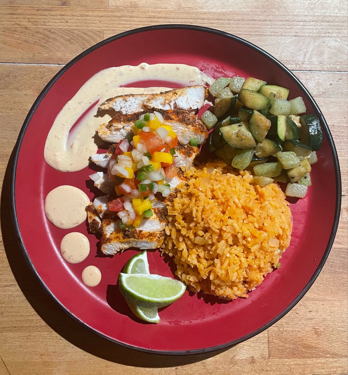 Lucadrewfan69's tweet photo. Chipotle chicken, Mexican rice, sautéed chayote & zucchini, and mango pico de gallo. https://t.co/XBUqDIsOcs
