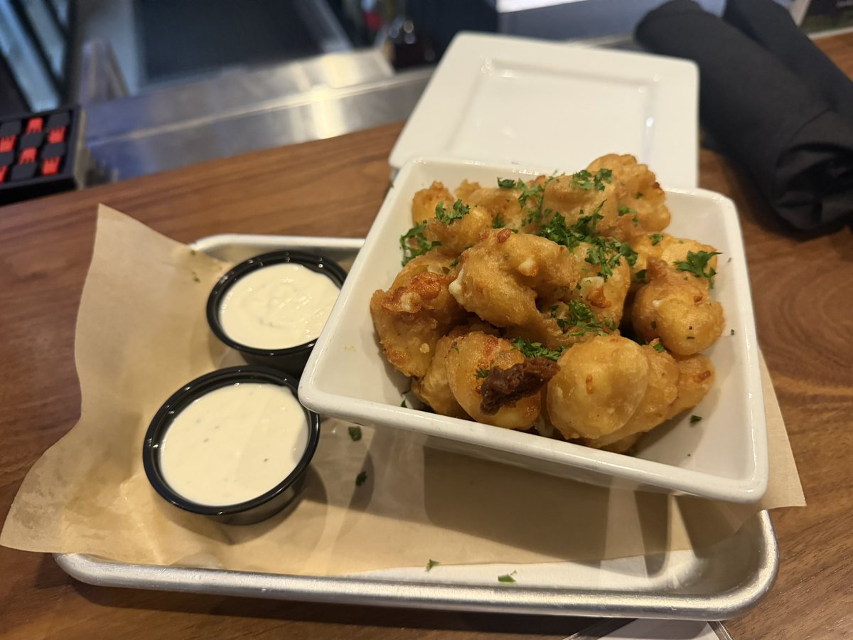 Part_Time_Bro's tweet photo. Cheese curds 😭 https://t.co/Srk4O4f16m