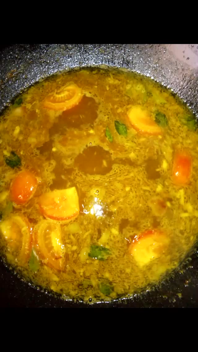uxleyRo070546's tweet photo. Teringin nak makan rasam, maka terjadilah. Simple tapi memang menambah nasi. Makan kuah mesti banjir. https://t.co/TaXBrenC7L