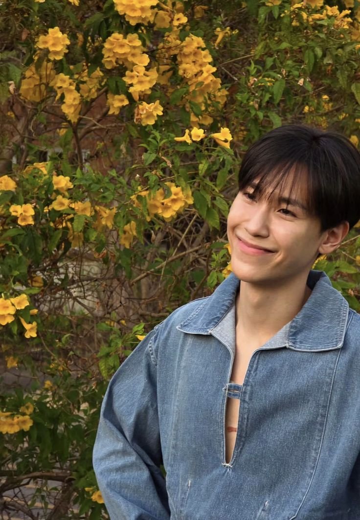jmprojectsinter's tweet photo. JUNIOR 30TH BLOOMING SEASON
#Junior30thBDInFullBloom 

Happy 30th Birthday Junior! ☀️
As you step into this new chapter, may life bring you endless happiness, lots of love, good health, and countless opportunities to grow and shine.

From different places, languages, we come together with one shared feeling: our love and support for you always🌻💛
—JuniorMark Project.