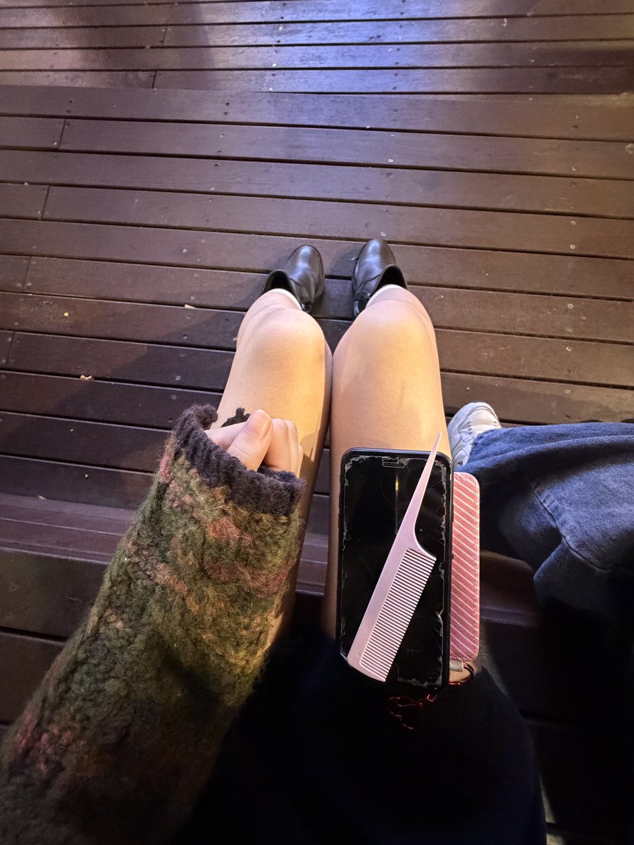 mme0w_3_'s tweet photo. 하암할게업어서앉아서수다중
#부산 #맘눌뎀 #셀카 #친구 https://t.co/uhYL1Xock9