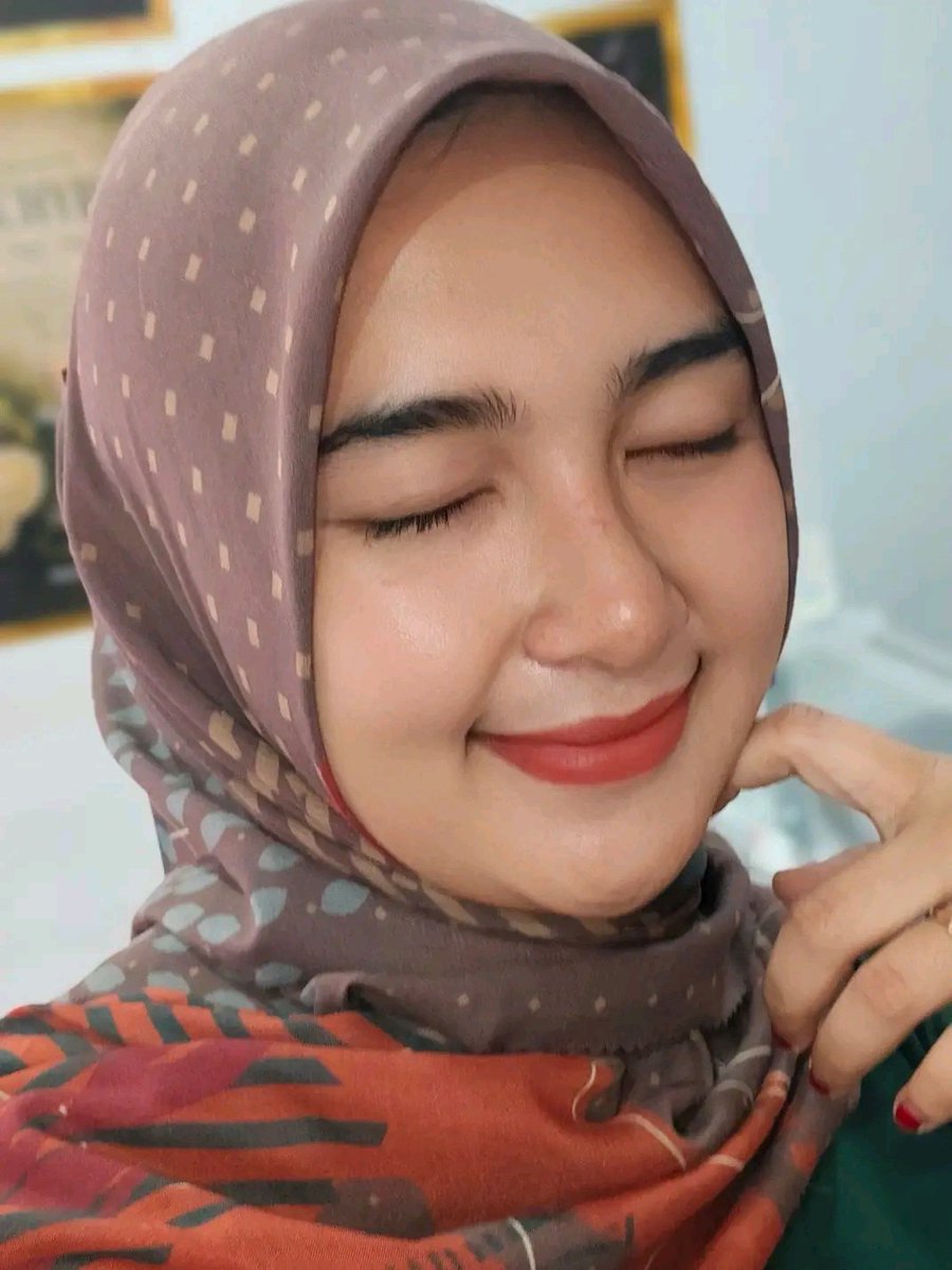 latifahbinti17's tweet photo. Gabut, vc yuk https://t.co/IQsMfRT7oC