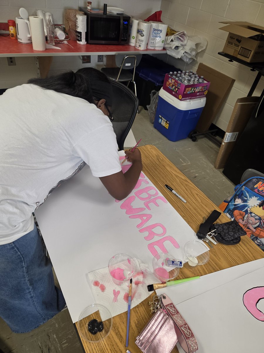 BetaClubWHS's tweet photo. October Highlight: Beta's in action making signs for PINK OUT DAY and the upcoming WHS Breast Cancer Walk. In October, we go PINK 🩷🌸🎀👚 @WHS_HCS #PinkOut #PackPride https://t.co/JWs9pVB5lI