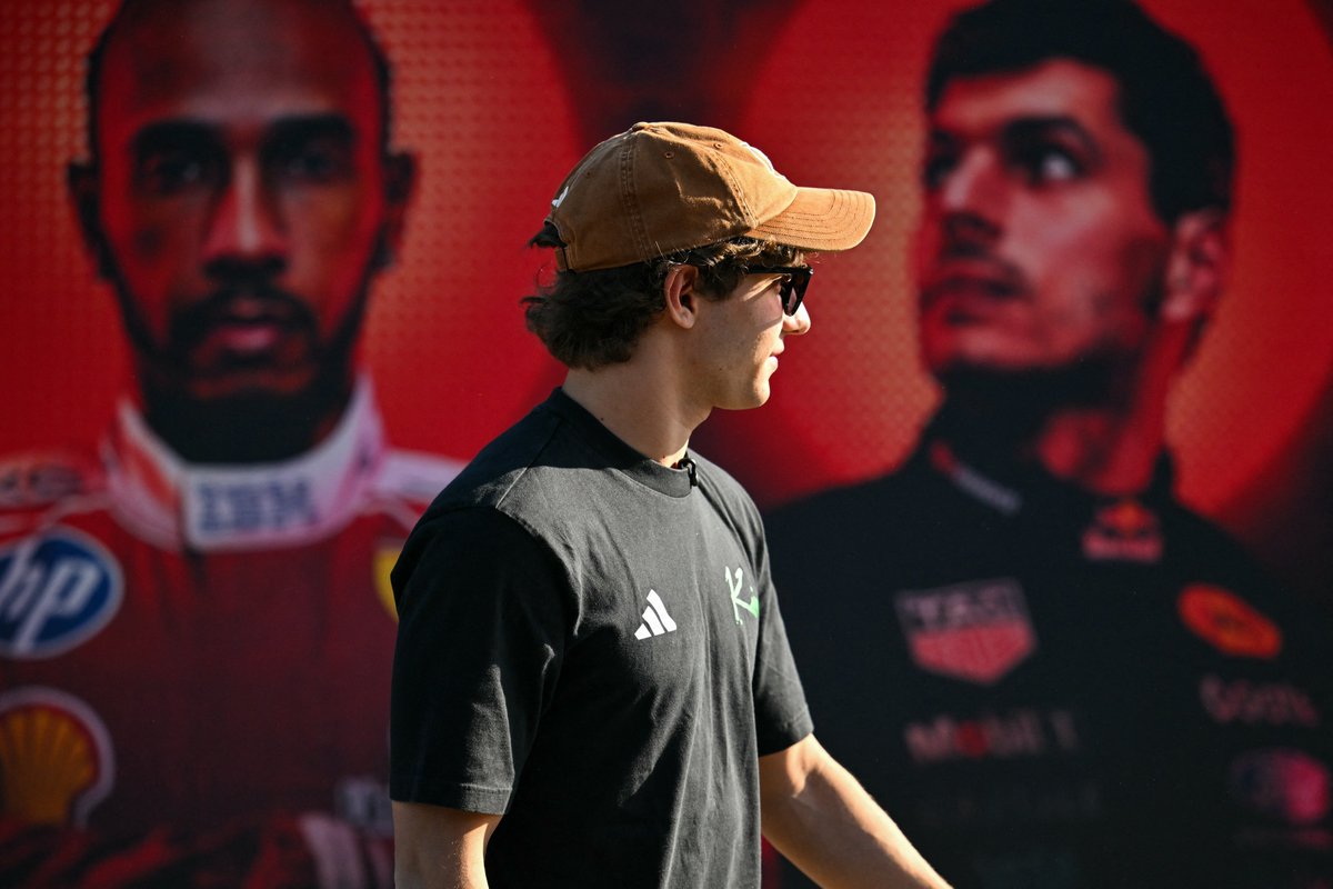F1KimiAntonelli's tweet photo. Three Generational Talents in one frame🖼️ 

Past.                        Future.                Present. https://t.co/pFXTzp1fmP