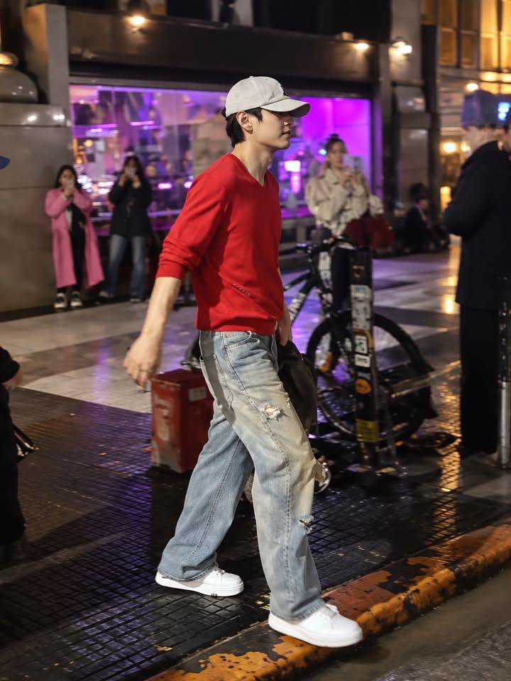 BTS___KTHV_95's tweet photo. My boyfriend 😭 https://t.co/FFNcwhb9qv