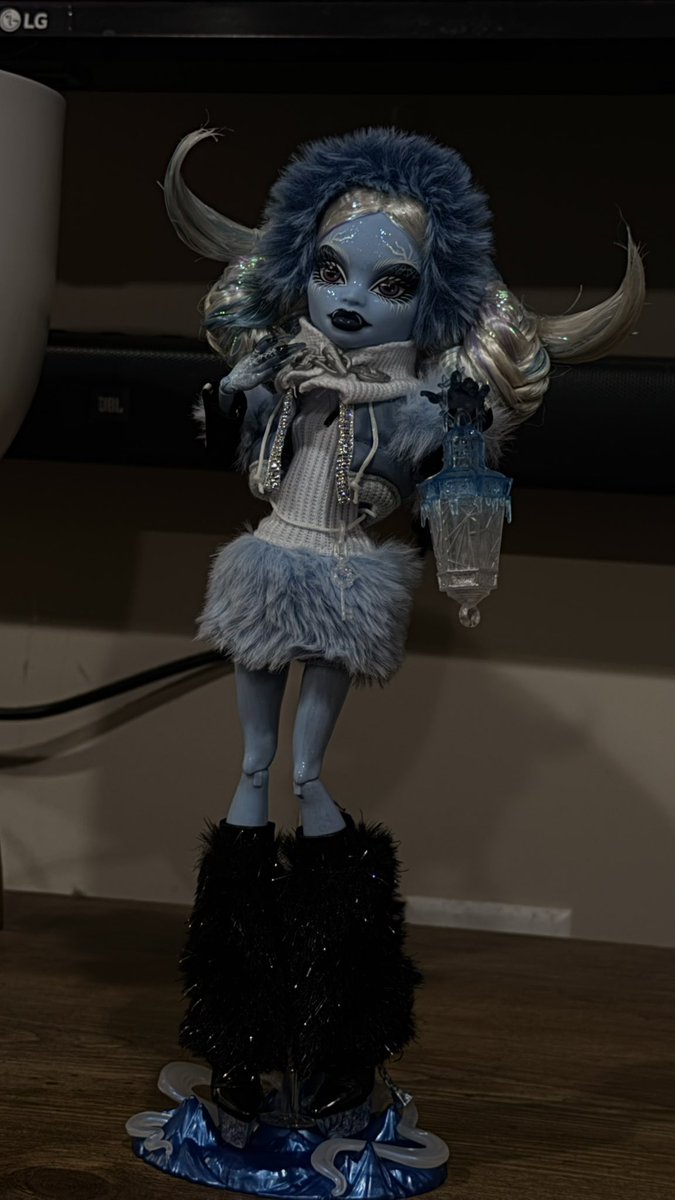 pixiepill222's tweet photo. Decided to give Abby some horns https://t.co/sPUqliHyhK