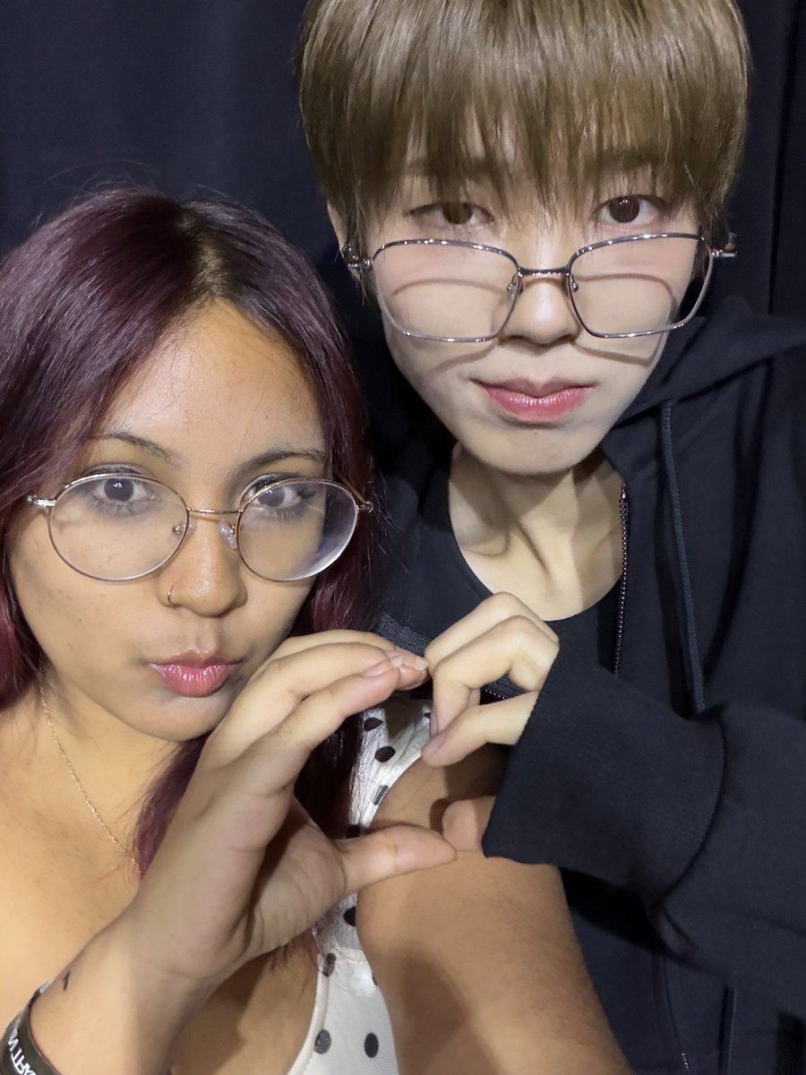 leeahknow's tweet photo. @sagwagjmo minho &amp; yungyu selfies r top tier ,, yungyu gets so close though beware https://t.co/MpK7helTLw