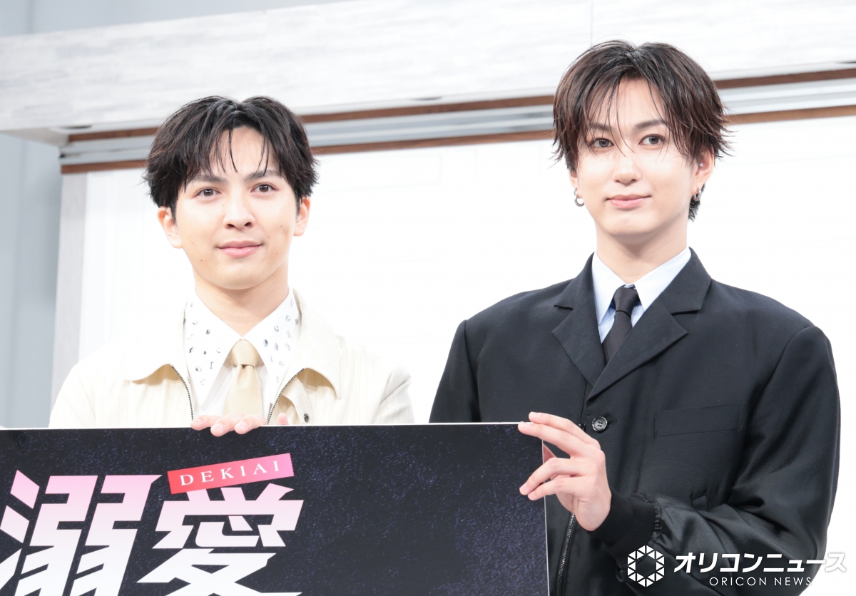 oricon's tweet photo. スパドラ池田彪馬、M!LK吉田仁人にメロメロ
「完全につかまれました、恋心を」💙
⠀⠀↓
桃月なしこ
「別のストーリー、始まっちゃいますね」
https://t.co/cYHeUA3K8T
⠀
ドラマ『溺愛　～ 実は、最強ヒーロー ～』
制作発表会見 #ドラマ溺愛 https://t.co/iJN1mKP7Bd