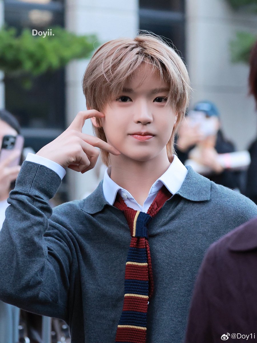 Zai_Jiayi_Star's tweet photo. ZAI MUSIC BANK 261022

Credit: Douyii (Weibo) 

#A2O_SOUL #에이투오소울 #자이 #ZAI #杜嘉一 https://t.co/gHBDDyBcll