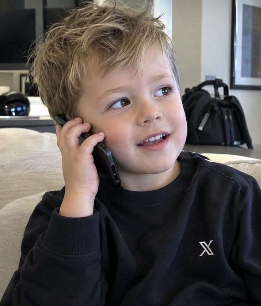 lilXMan0_'s tweet photo. Would you answer if little X ♥️💕 called?

A. YES 

B. NO https://t.co/qaXqChJqVj