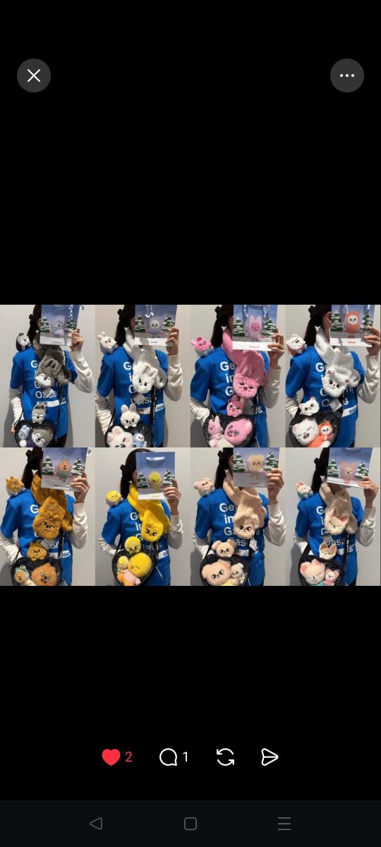 ayako54469249's tweet photo. バッグもマフラーも結構デカいのね
①オーナメント
②バッグ
③マフラー
の順で欲しいけど、KINケツで迷ってる https://t.co/YHIWCWoXFq