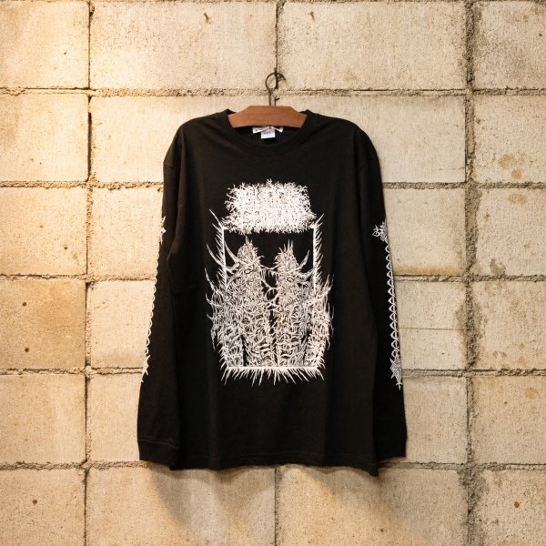 FUUDOBRAIN's tweet photo. 【BLACK GANION MERCHANDISE｜PRE-ORDER NOW】

BLACK GANIONのマーチャンダイズ3アイテム、予約受付開始。
緻密なアートワークをフロントに配し、両袖にもグラフィックを落とし込んだ“Moment of Rupture”のロングスリーブTシャツとクルーネックスウェット。バックプリントまで存在感のある仕上がり。
フロントに刺繍を施したQP JET CAPもラインナップ。予約期間が短いのでご注意ください。
 
■ “Moment of Rupture” L/S T-SHIRT
BLACK / WHITE
■ “Moment of Rupture” CREWNECK SWEAT
BLACK / GRAY
■ QP JET CAP
BLACK
 
予約締切：10月31日【土】23:59まで
発売時期：12月初旬から中旬

https://t.co/MmMYITnWeB
 
#BLACKGANION 
#fuudobrain