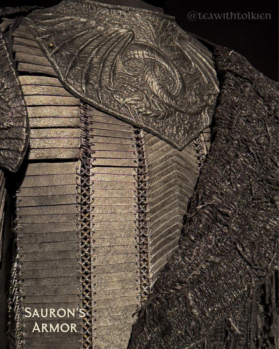 teawithtrop's tweet photo. A few of the costumes &amp; props on display at this morning’s “Closer to the Craft” exhibit! #TheRingsofPower @PrimeVideo @TheRingsofPower https://t.co/qW5sQKz1au