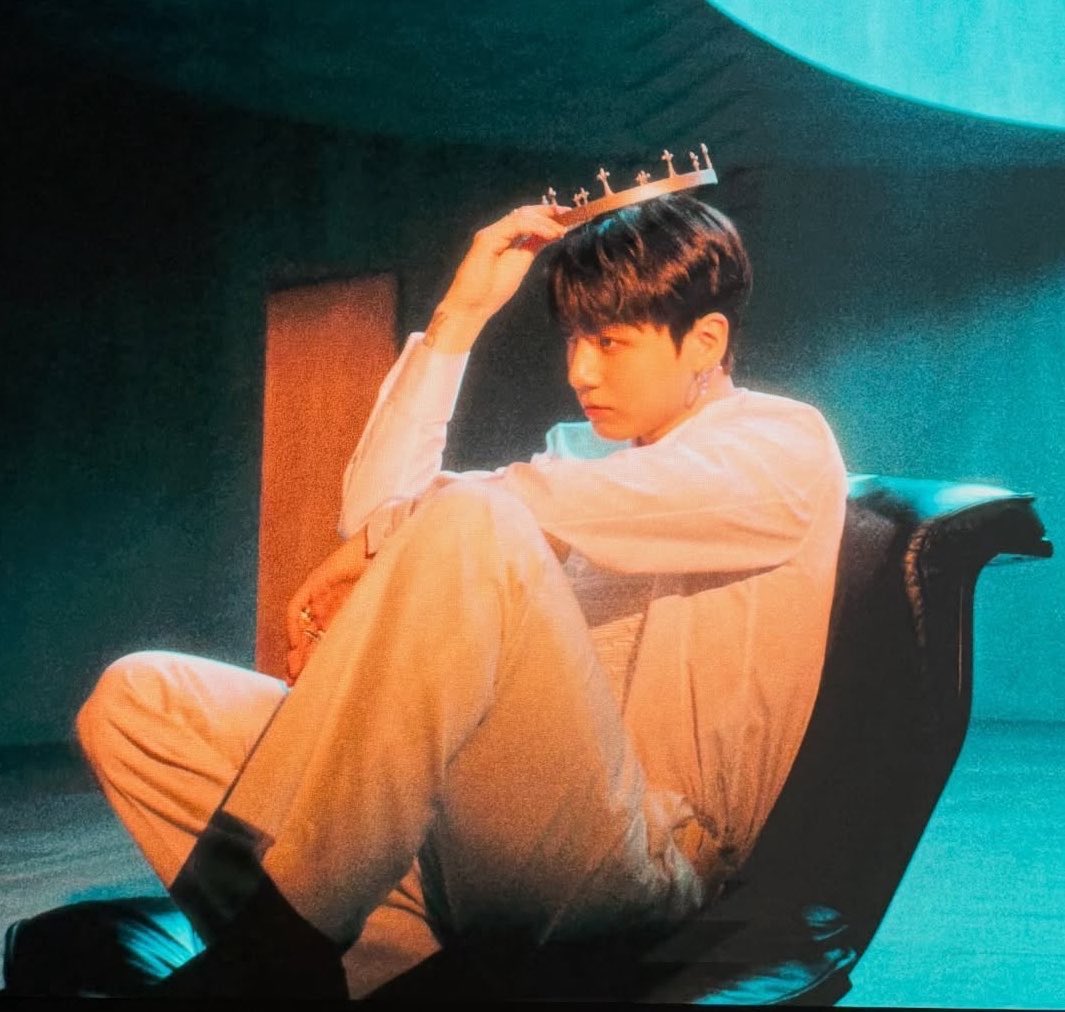 jjkgaIlery's tweet photo. jungkook is so pretty 🥹 https://t.co/niVKmoAbMe