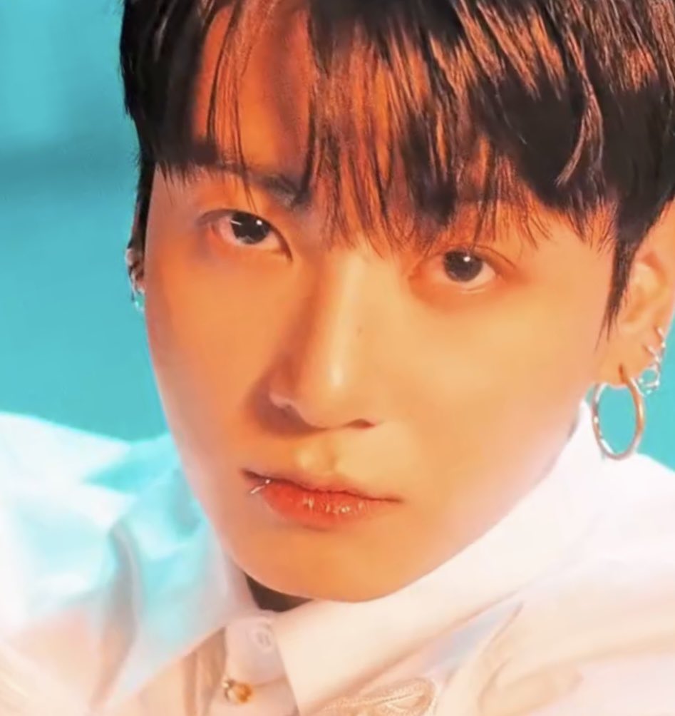 jjkgaIlery's tweet photo. jungkook is so pretty 🥹 https://t.co/niVKmoAbMe