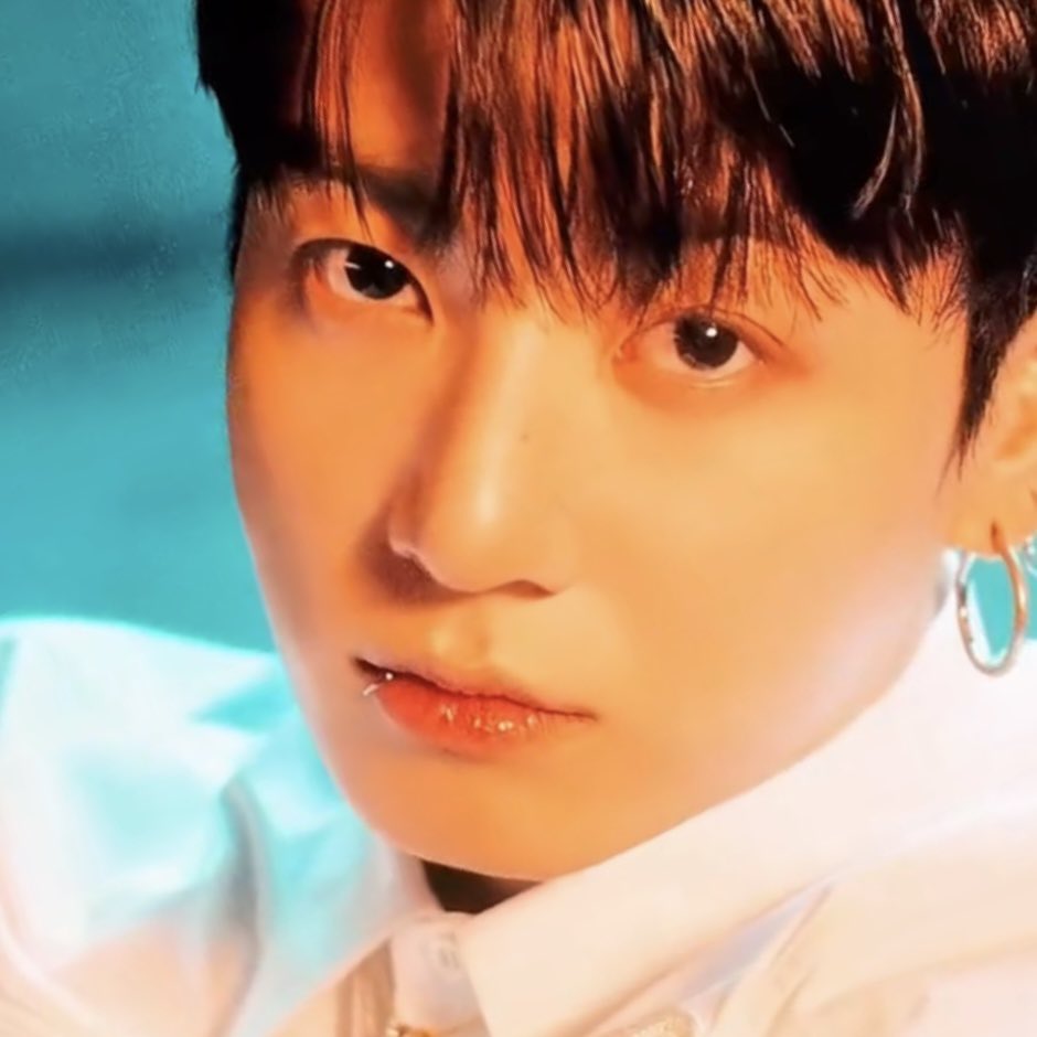 jjkgaIlery's tweet photo. jungkook is so pretty 🥹 https://t.co/niVKmoAbMe