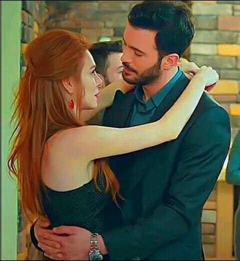 LupucaMariana's tweet photo. Good morning, ElBar family 
🧡🖤🫶🏻🥰❤️...I wish you all a beautiful Friday and a super wonderful and happy start to the weekend..🧡🖤🤟🏻❤️😍🥰🌹☕🍫☕🌹🥰😍❤️

#ElçinSangu #BarışArduç 
#ElBarVar https://t.co/s9SWYKtBVN