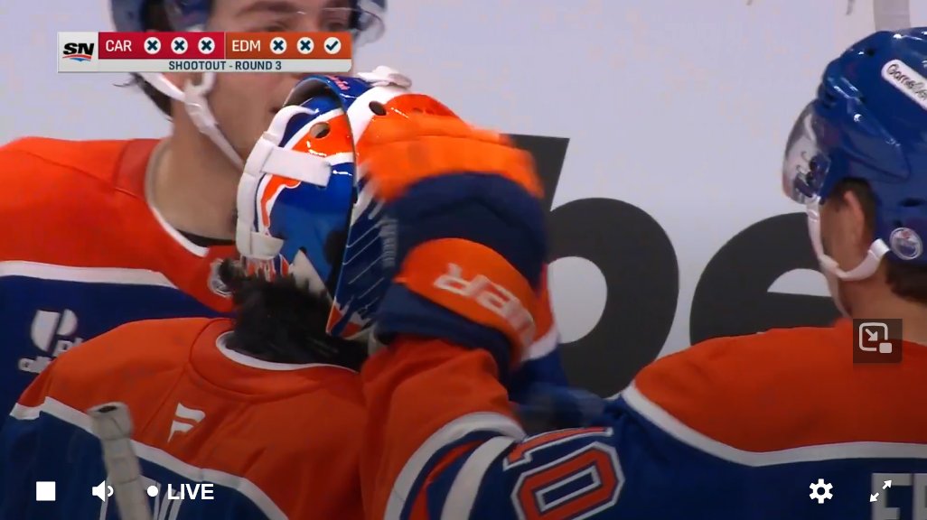 JonMisterek's tweet photo. Oilers fans got their money worth tonight https://t.co/RQG2NPpKrD