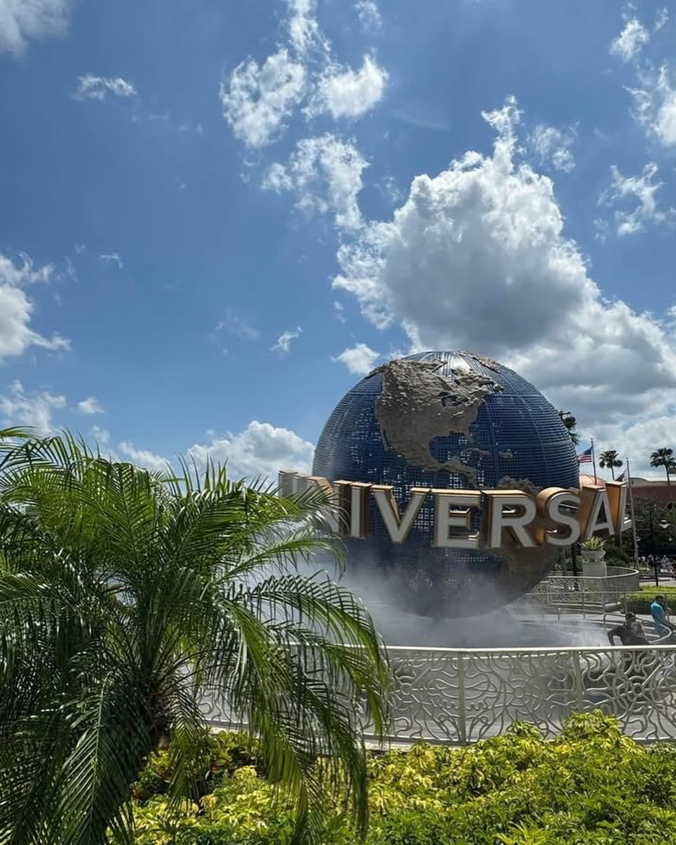 Pollyane_10's tweet photo. Just booked: Summer 2027 America adventure for a family of five. Nearly five weeks across New York, Universal Orlando, Disney parks and a luxury Florida villa. So grateful to be trusted with such a special trip. https://t.co/lwx1alvtdw