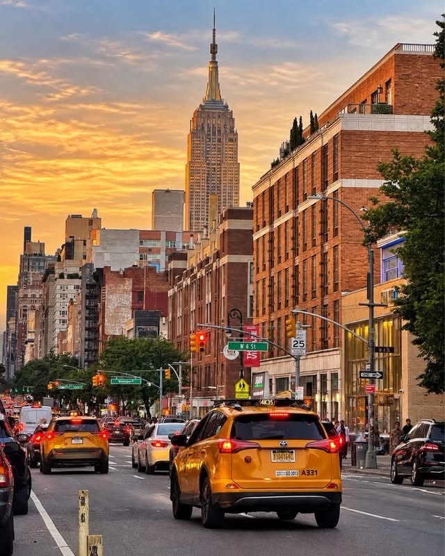 Pollyane_10's tweet photo. Just booked: Summer 2027 America adventure for a family of five. Nearly five weeks across New York, Universal Orlando, Disney parks and a luxury Florida villa. So grateful to be trusted with such a special trip. https://t.co/lwx1alvtdw