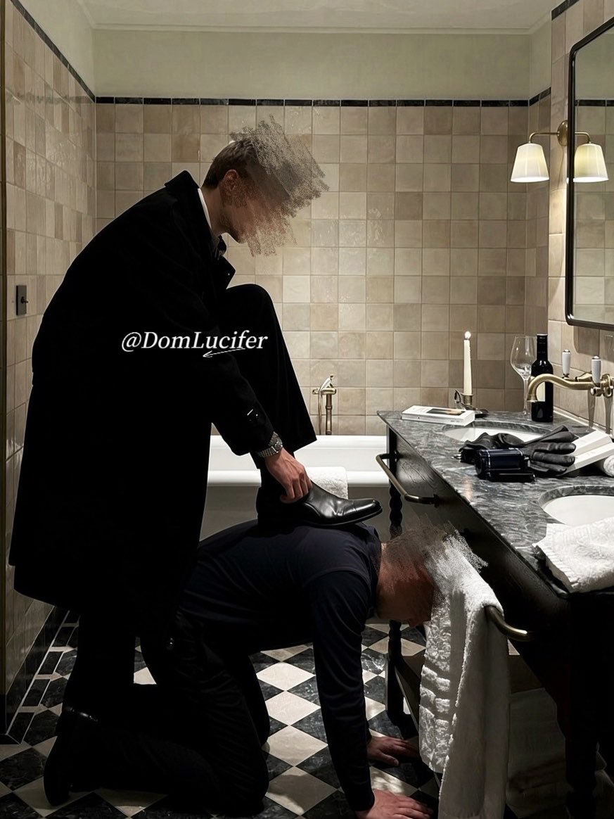 DomLucifer01's tweet photo. 出门约会前的准备工作 https://t.co/6llAa7iWx6