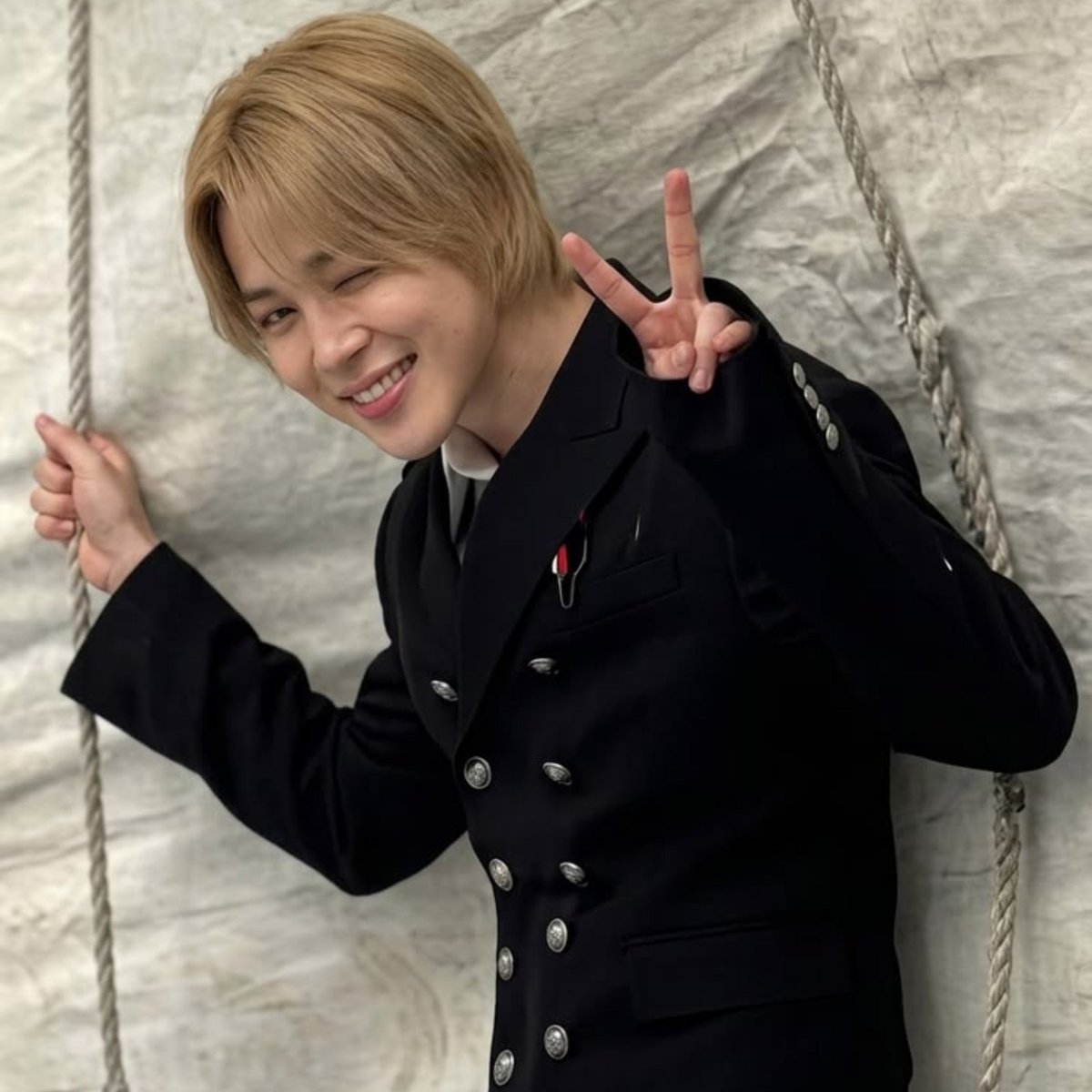 ziidvtive's tweet photo. Holaaa busco mutis armys😭

- ot7 (Jimin biased)
- He/him
- 18y/o

In jikook we believe 🙏🏻

Soy bueno para interactuar siempre y cuando tenga tiempo, estoy cursando 4° medio (if that matters), no me ignoren q no tengo muchos mutis armys si ok.

#armytwt #btstwt #BTSARMY https://t.co/E0jrY72BRE