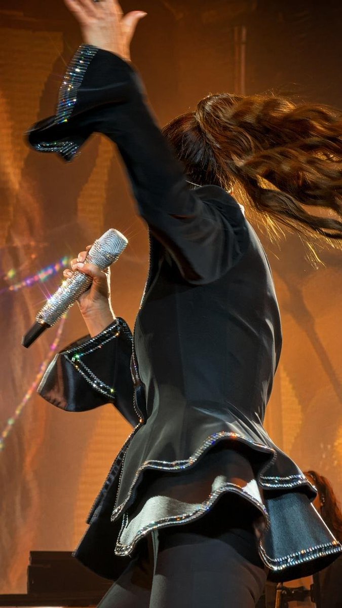 katthymty's tweet photo. #CeroTolerancia a quien NO se divierta en un concierto 
🤭🤭
@LuceroMexico 
Fotografía @MAJIGU 💜🫶 https://t.co/E8HmlTHzld