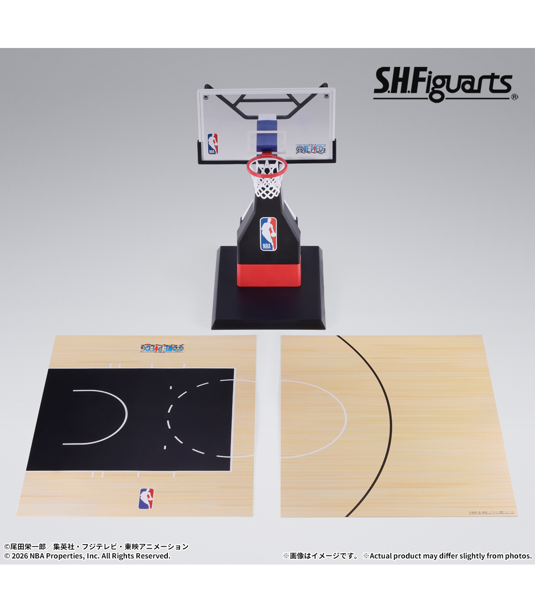 t_features's tweet photo. 【今週の新商品】

「S.H.Figuarts ONE PIECE×NBA バスケットゴールセット」が
一般店頭にて10月24日(土)新発売！
📋商品詳細→ https://t.co/GBrgMQdSUX

実物を参考に造形されたバスケットゴール本体と、バスケットコートがデザインされた台紙がセットになって登場！
#t_shf #ワンピアーツ #ONEPIECE https://t.co/NOeQJ1O0bX