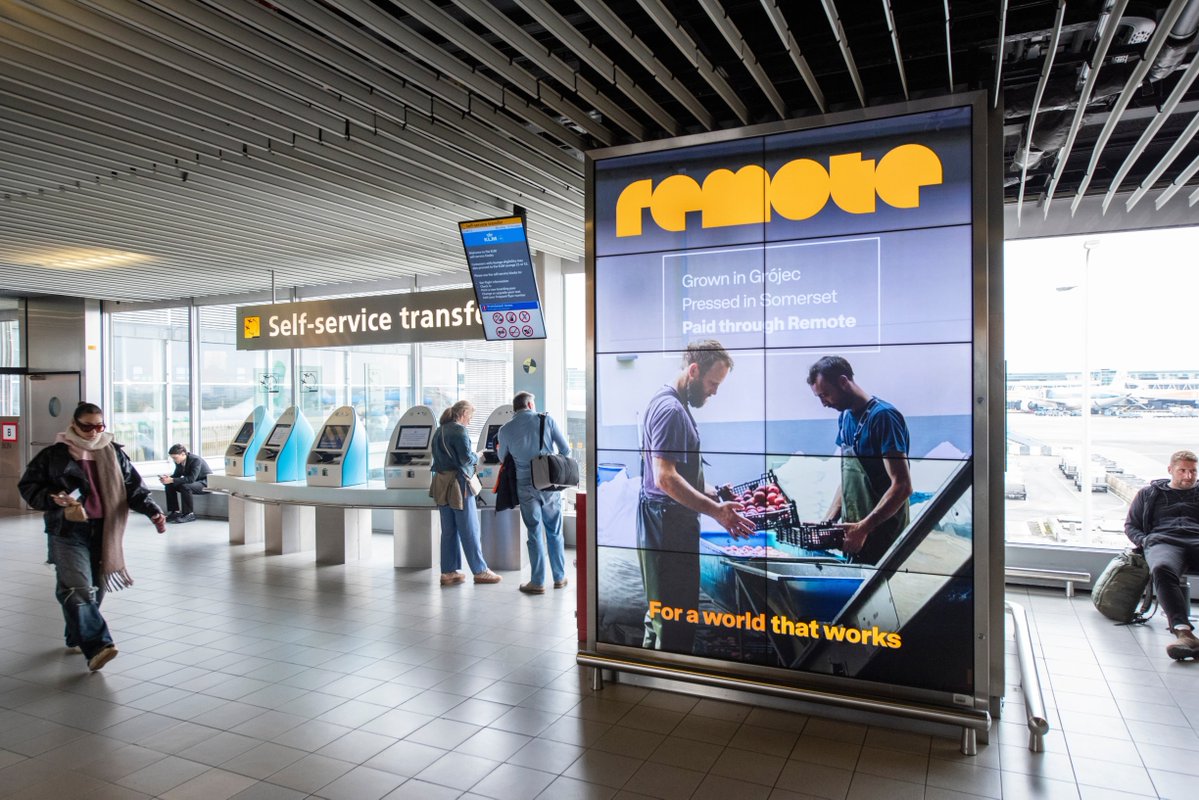 marcelolebre's tweet photo. The world looks good in @Remote!

𝗙𝗼𝗿 𝗮 𝗪𝗼𝗿𝗹𝗱 𝗧𝗵𝗮𝘁 𝗪𝗼𝗿𝗸𝘀 went up in San Francisco, New York, London, Las Vegas, and airports in Amsterdam, Frankfurt, Madrid, and Paris.

Our out-of-home campaign celebrates the unseen infrastructure powering the global economy. Amazing work by the team who made this happen.