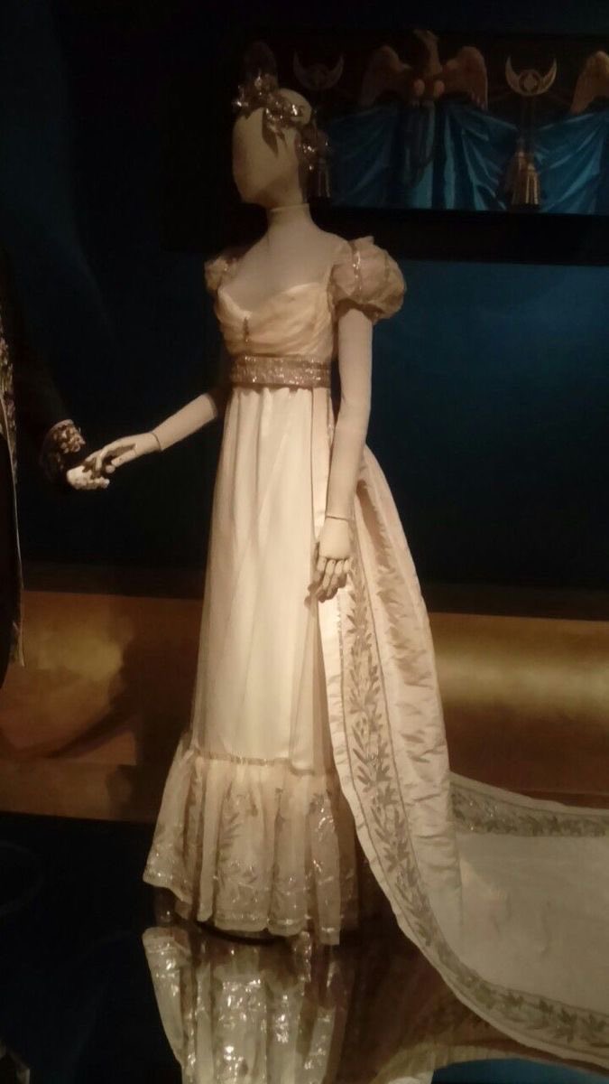 yonaoftheeast's tweet photo. getting into regency fashion lately <3 https://t.co/S0im5yAQlb