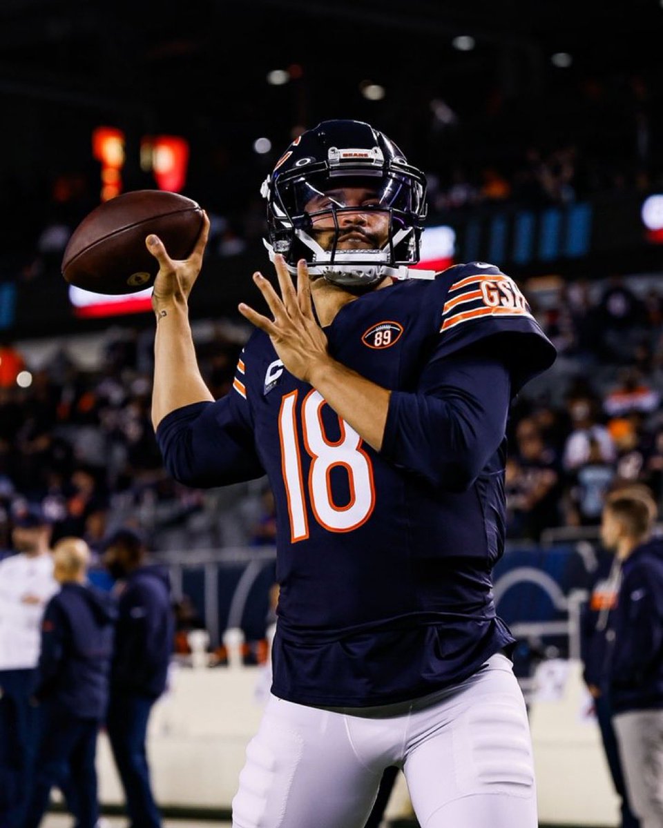 DebdLun's tweet photo. Chicago Bears just beat the New England Patriots 30-24. Next Up the defending Super Bowl Champions The Seattle Seahawks. Let's do this Chicago. Do you want to be good or do you want to be great. https://t.co/OWaU3nTTyS