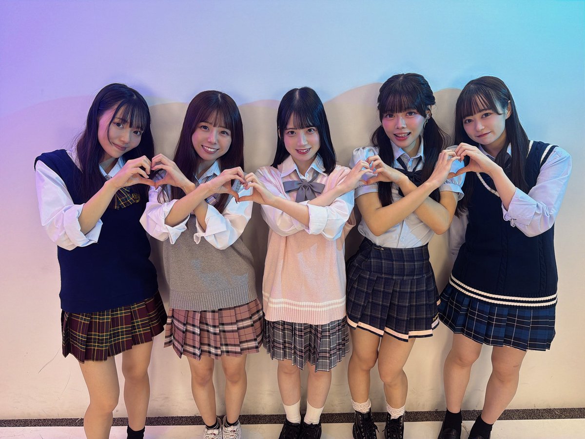 reimeirefrain's tweet photo. 本日も配信をご覧いただきありがとうございました☀️

平日の朝早い時間にもかかわらずたくさんの方に駆けつけていただき嬉しい限りです🕺⭐️

皆様の1日の始まりに元気をお届けできましたでしょうか❔⟡.

新人王戦も残り3日🔥
最後まで応援よろしくお願いいたします🎖️

次の配信は24日 19:00〜です🎥 https://t.co/tRXPcrg48j