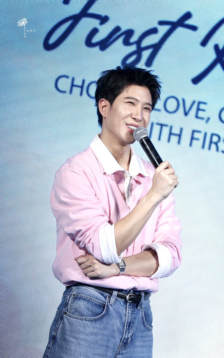 ktmwsnw's tweet photo. หู้ววววว 😘✨

( @myktnw )

#MCxFKT 
#khaotungg #เด็กน้อยของขต https://t.co/APj8xMroOF