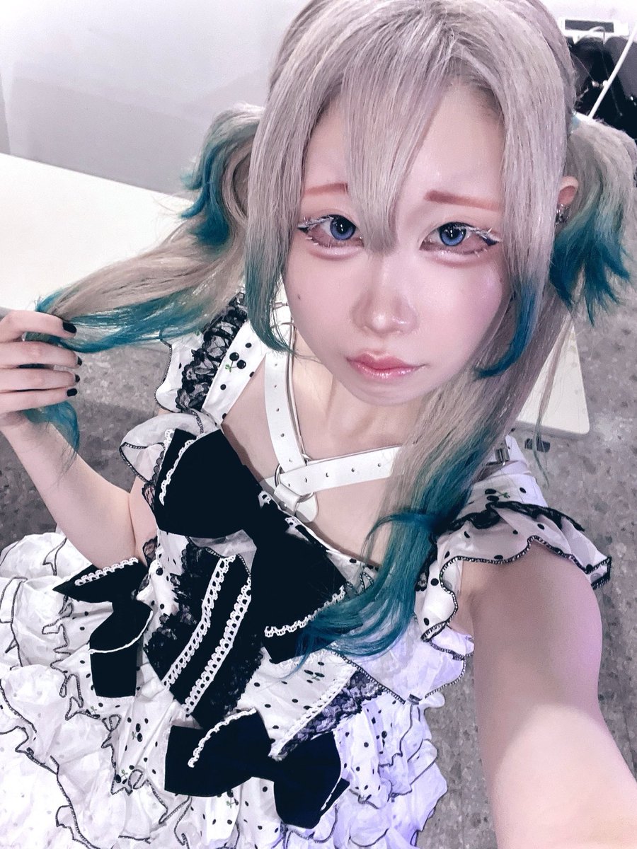 BarReflection's tweet photo. #リフレクション栄 
本日18:00~23:00で営業いたします‼️
30分 飲み放題 歌い放題 席料込み🎤
ノンアル1100円 アルコール1200円

華金🌸 は #アニソンバー で
オタクなスタッフと一緒にオタトーク
しませんか✨

本日のスタッフ
🐉かんな
🪼ちとせ

ご来店お待ちしております‼️ https://t.co/iay2sJ6t2I