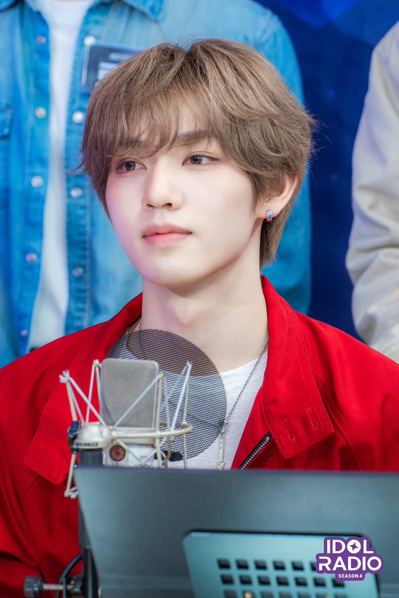idolradiokorea's tweet photo. @MODYSSEYWORLD [#아이돌라디오4 앨범 261021]

EP#253 모디세이 아돌라 첫 탑승데이! 겁 없이 올라타!!🏁 (DJ 에릭)

귀여운 팔척 막내! 사과주스 사랑해🍎 #판저이

@MODYSSEYWORLD

#MBC #IDOLRADIO #아이돌라디오 #MODYSSEY #모디세이 https://t.co/EwCcrQHMhj